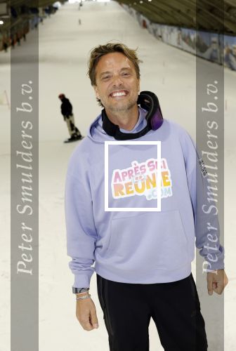 Zoetermeer 6 maart 2026
Bas Smit tijdens de opnames voor een promovideo in SnowWorld. De BN\'er kondigde samen met Wolter Kroes en Wilfred Genee een nieuw evenement aan in de Brabanthallen met de naam Apres ski reunie .