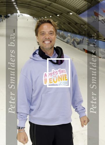 Zoetermeer 6 maart 2026
Bas Smit tijdens de opnames voor een promovideo in SnowWorld. De BN\'er kondigde samen met Wolter Kroes en Wilfred Genee een nieuw evenement aan in de Brabanthallen met de naam Apres ski reunie .