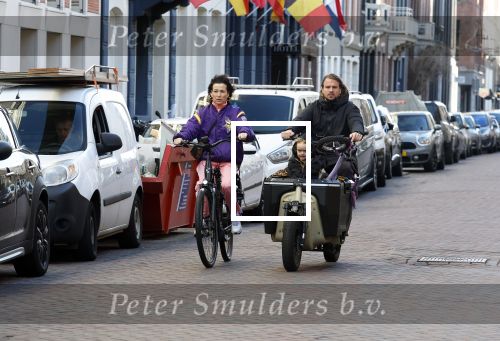 Amsterdam 2 maart 2026
Birgit Schuurman (47) is gelukkig met haar vriend, personal trainer Sander van Haarlem. Samen kregen zij op 31 december 2021 een zoon genaamd Jimi. Hier ijden ze op de fiets en de bakfiets bij het vondelpark