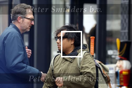 Amsterdam 24 maart 2026
Daniel Arends op de pc hooftstraat met een muts op