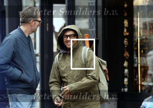 Amsterdam 24 maart 2026
Daniel Arends op de pc hooftstraat met een muts op