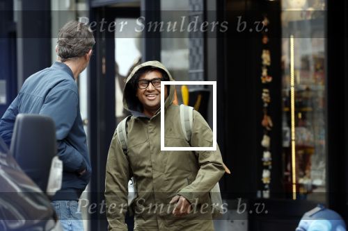 Amsterdam 24 maart 2026
Daniel Arends op de pc hooftstraat met een muts op