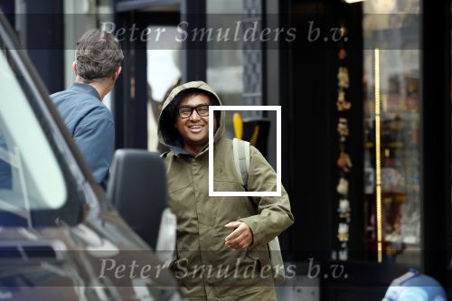 Amsterdam 24 maart 2026
Daniel Arends op de pc hooftstraat met een muts op