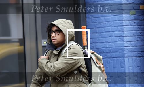 Amsterdam 24 maart 2026
Daniel Arends op de pc hooftstraat met een muts op