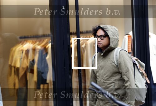 Amsterdam 24 maart 2026
Daniel Arends op de pc hooftstraat met een muts op