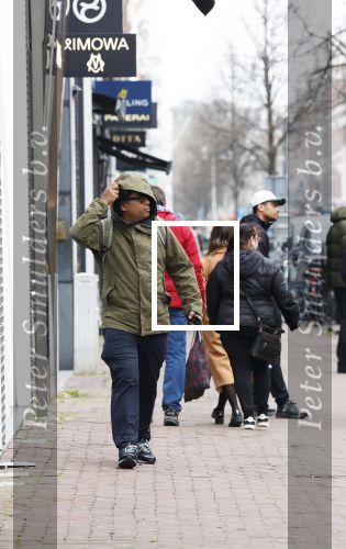 Amsterdam 24 maart 2026
Daniel Arends op de pc hooftstraat met een muts op