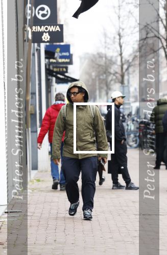 Amsterdam 24 maart 2026
Daniel Arends op de pc hooftstraat met een muts op