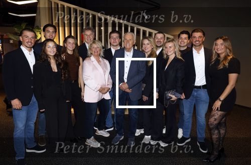 Leidschendam 25 maart 2025
De Bogaartjes hebben een feestje georganiseerd . Aanwezig  Rene Bogaart en zijn vrouw Sandra Bogaart .
Ook Don en Robin , Mitch en Robin Kim en Amisha Joe en Liv Pam en Finn en Opa Bogaart waren aanwezig .