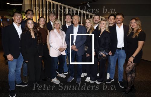 Leidschendam 25 maart 2025
De Bogaartjes hebben een feestje georganiseerd . Aanwezig  Rene Bogaart en zijn vrouw Sandra Bogaart .
Ook Don en Robin , Mitch en Robin Kim en Amisha Joe en Liv Pam en Finn en Opa Bogaart waren aanwezig .