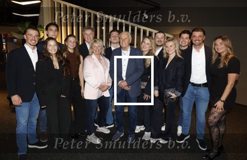 Leidschendam 25 maart 2025
De Bogaartjes hebben een feestje georganiseerd . Aanwezig  Rene Bogaart en zijn vrouw Sandra Bogaart .
Ook Don en Robin , Mitch en Robin Kim en Amisha Joe en Liv Pam en Finn en Opa Bogaart waren aanwezig .