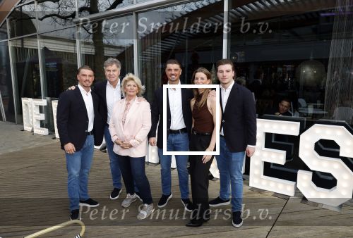 Leidschendam 25 maart 2025
De Bogaartjes hebben een feestje georganiseerd . Aanwezig  Rene Bogaart en zijn vrouw Sandra Bogaart .
Ook Don en Robin , Mitch en Robin Kim en Amisha Joe en Liv Pam en Finn en Opa Bogaart waren aanwezig .