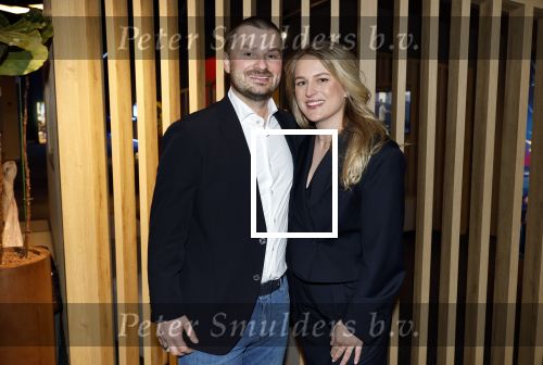 Leidschendam 25 maart 2025
De Bogaartjes hebben een feestje georganiseerd . Aanwezig  Rene Bogaart en zijn vrouw Sandra Bogaart .
Ook Don en Robin , Mitch en Robin Kim en Amisha Joe en Liv Pam en Finn en Opa Bogaart waren aanwezig .