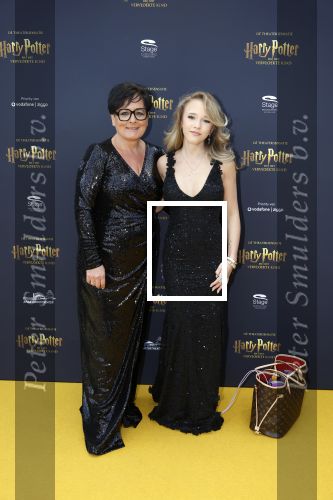 Scheveningen 14 maart 2026
Premiere Harry Potter in het afas circustheater. Emma Kok kwam met haar moeder