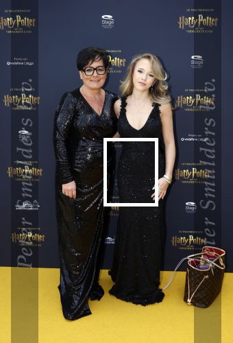 Scheveningen 14 maart 2026
Premiere Harry Potter in het afas circustheater. Emma Kok met haar moeder