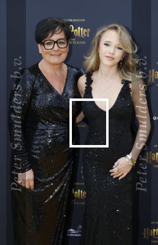 Scheveningen 14 maart 2026
Premiere Harry Potter in het afas circustheater. Emma Kok met haar moeder