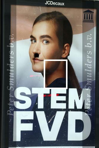 Amsterdam 17 maart 2026
Abri van FVD van Lidewij de Vos waar een Hitler snorretje op getekend is .