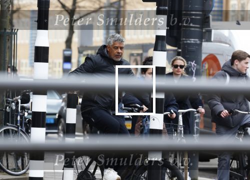 Amsterdam 17 maart 2026
Frank Rijkaard op zijn electrische fiets in Amsterdam zuid.