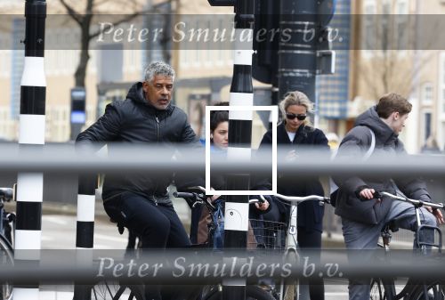 Amsterdam 17 maart 2026
Frank Rijkaard op zijn electrische fiets in Amsterdam zuid.