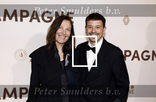 Amsterdam 16 maart 2026
Premiere Champagne met in de hoofdrollen Leo Alkemade Huub Stapel  en Guus Meeuwis . Geza Weisz met zijn moeder