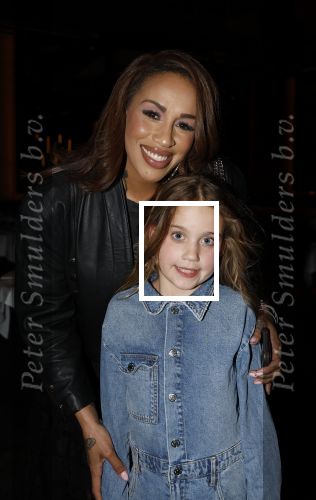 Amsterdam 27 maart 2026
Hans Klok kondigt Glennis Grace aan . Glennis gaat het komende jaar wekelijks optreden in the Harbour Club .