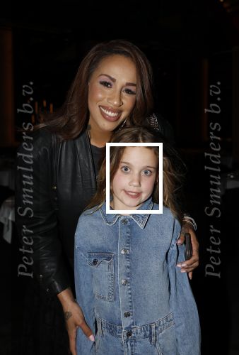 Amsterdam 27 maart 2026
Hans Klok kondigt Glennis Grace aan . Glennis gaat het komende jaar wekelijks optreden in the Harbour Club .