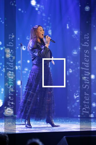 Amsterdam 27 maart 2026
Hans Klok kondigt Glennis Grace aan . Glennis gaat het komende jaar wekelijks optreden in the Harbour Club .