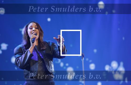 Amsterdam 27 maart 2026
Hans Klok kondigt Glennis Grace aan . Glennis gaat het komende jaar wekelijks optreden in the Harbour Club .