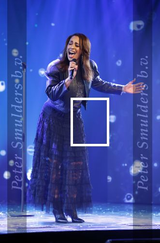 Amsterdam 27 maart 2026
Hans Klok kondigt Glennis Grace aan . Glennis gaat het komende jaar wekelijks optreden in the Harbour Club .