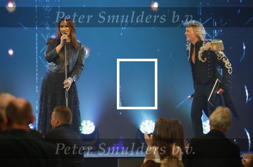 Amsterdam 27 maart 2026
Hans Klok kondigt Glennis Grace aan . Glennis gaat het komende jaar wekelijks optreden in the Harbour Club .