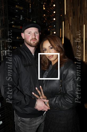 Amsterdam 27 maart 2026
Hans Klok kondigt Glennis Grace aan . Glennis gaat het komende jaar wekelijks optreden in the Harbour Club . Glennis met haar vriend Eddy Reijner