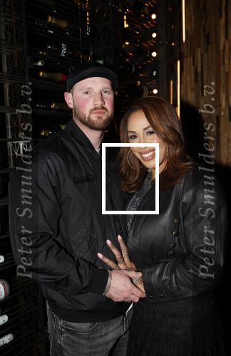 Amsterdam 27 maart 2026
Hans Klok kondigt Glennis Grace aan . Glennis gaat het komende jaar wekelijks optreden in the Harbour Club . Glennis met haar vriend Eddy Reijner