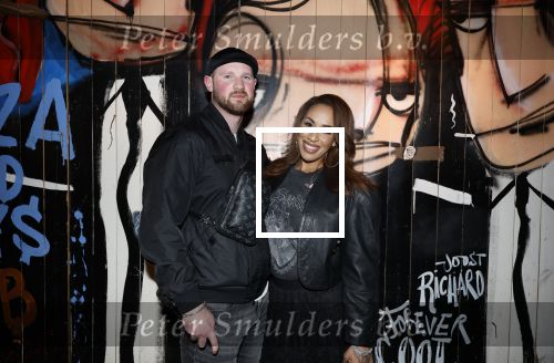 Amsterdam 27 maart 2026
Hans Klok kondigt Glennis Grace aan . Glennis gaat het komende jaar wekelijks optreden in the Harbour Club . Glennis met haar vriend Eddy Reijner