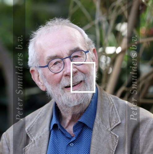 Amsterdam 1 maart 2026
Presentatie boek Lies Visschedijk bij de botanische tuin . Hans Dorrestijn reikte het eerste exemplaar uit .