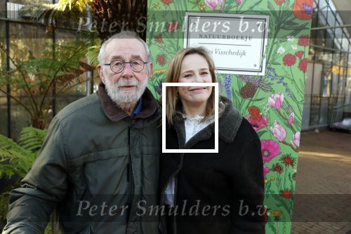 Amsterdam 1 maart 2026
Presentatie boek Lies Visschedijk bij de botanische tuin . Hans Dorrestijn reikte het eerste exemplaar uit .