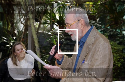 Amsterdam 1 maart 2026
Presentatie boek Lies Visschedijk bij de botanische tuin . Hans Dorrestijn reikte het eerste exemplaar uit .