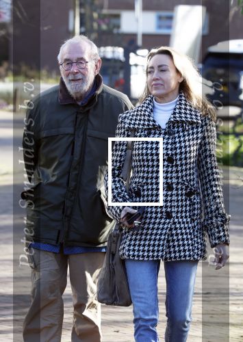 Amsterdam 1 maart 2026
Presentatie boek Lies Visschedijk bij de botanische tuin . Hans Dorrestijn reikte het eerste exemplaar uit . Hans Dorrestijn met zijn PA Daniela Titocci