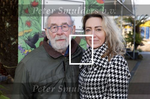 Amsterdam 1 maart 2026
Presentatie boek Lies Visschedijk bij de botanische tuin . Hans Dorrestijn reikte het eerste exemplaar uit . Hans Dorrestijn met zijn PA Daniela Titocci