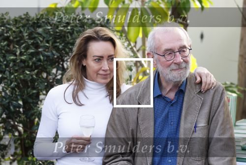 Amsterdam 1 maart 2026
Presentatie boek Lies Visschedijk bij de botanische tuin . Hans Dorrestijn reikte het eerste exemplaar uit . Hans Dorrestijn met zijn PA Daniela Titocci
