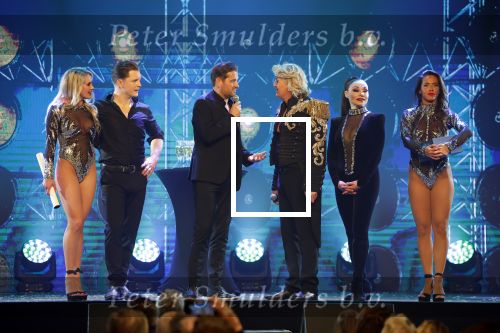 Amsterdam 27 maart 2026
Het laaste optreden van Hans Klok bij the Harbour Club . Joost Verhoeven ( directeur The Harbour Club ) geeft Hans nog een mooi Cadeau