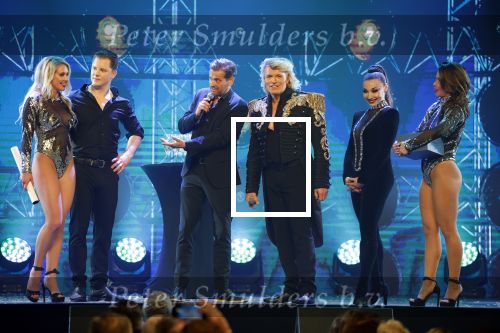 Amsterdam 27 maart 2026
Het laaste optreden van Hans Klok bij the Harbour Club . Joost Verhoeven ( directeur The Harbour Club ) geeft Hans nog een mooi Cadeau