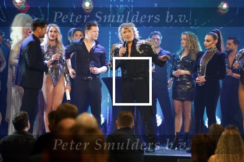 Amsterdam 27 maart 2026
Het laaste optreden van Hans Klok bij the Harbour Club . Joost Verhoeven ( directeur The Harbour Club ) geeft Hans nog een mooi Cadeau