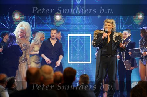 Amsterdam 27 maart 2026
Het laaste optreden van Hans Klok bij the Harbour Club . Joost Verhoeven ( directeur The Harbour Club ) geeft Hans nog een mooi Cadeau