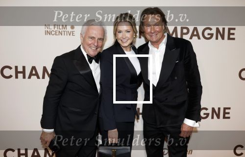 Amsterdam 16 maart 2026
Premiere Champagne met in de hoofdrollen Leo Alkemade Huub Stapel  en Guus Meeuwis . Huub Stapel en Hans Kraay met zijn vrouw Sofie Kraay