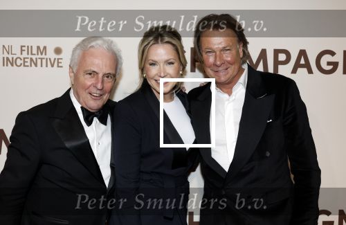 Amsterdam 16 maart 2026
Premiere Champagne met in de hoofdrollen Leo Alkemade Huub Stapel  en Guus Meeuwis . Huub Stapel en Hans Kraay met zijn vrouw Sofie Kraay