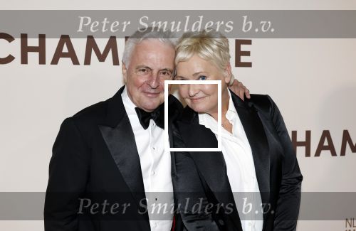 Amsterdam 16 maart 2026
Premiere Champagne met in de hoofdrollen Leo Alkemade Huub Stapel  en Guus Meeuwis . Huub Stapel met partner Annemiek de Vroeg