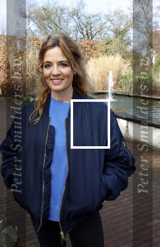 Amsterdam 1 maart 2026
Presentatie boek Lies Visschedijk bij de botanische tuin . Hans Dorrestijn reikte het eerste exemplaar uit . Ilse warringa kwam met haar man Gerwalt Spijkerman