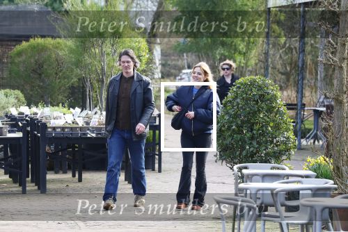 Amsterdam 1 maart 2026
Presentatie boek Lies Visschedijk bij de botanische tuin . Hans Dorrestijn reikte het eerste exemplaar uit . Ilse warringa kwam met haar man Gerwalt Spijkerman