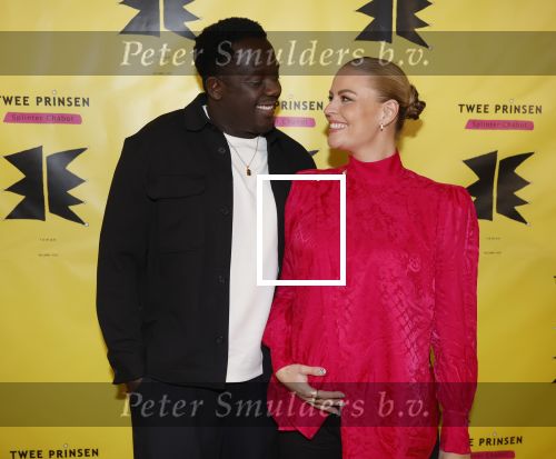 Amsterdam 2 maart 2026
Boekpresentatie Splinter Chabot in de stadsschouwburg van Amsterdam. Iris de Graaf zwanger met partner Tony Boakye