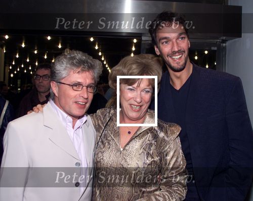 Den Haag, 24 februari 2001
Premiere film COSTA

Jacques D\'Ancona met vriend en de moeder van ...


PETER SMULDERS BV