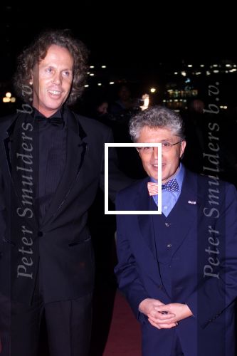 AMSTERDAM 25 OKTOBER 2001
 
Premiere van de musical GRACE

Jacques d Ancona met een vriend
 


PETER SMULDERS BV
